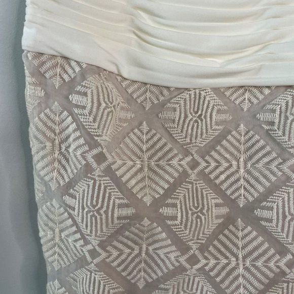 Adrianna Papell Cream dress with metallic champagne geometric skirt NWT RARE - Picture 3 of 8